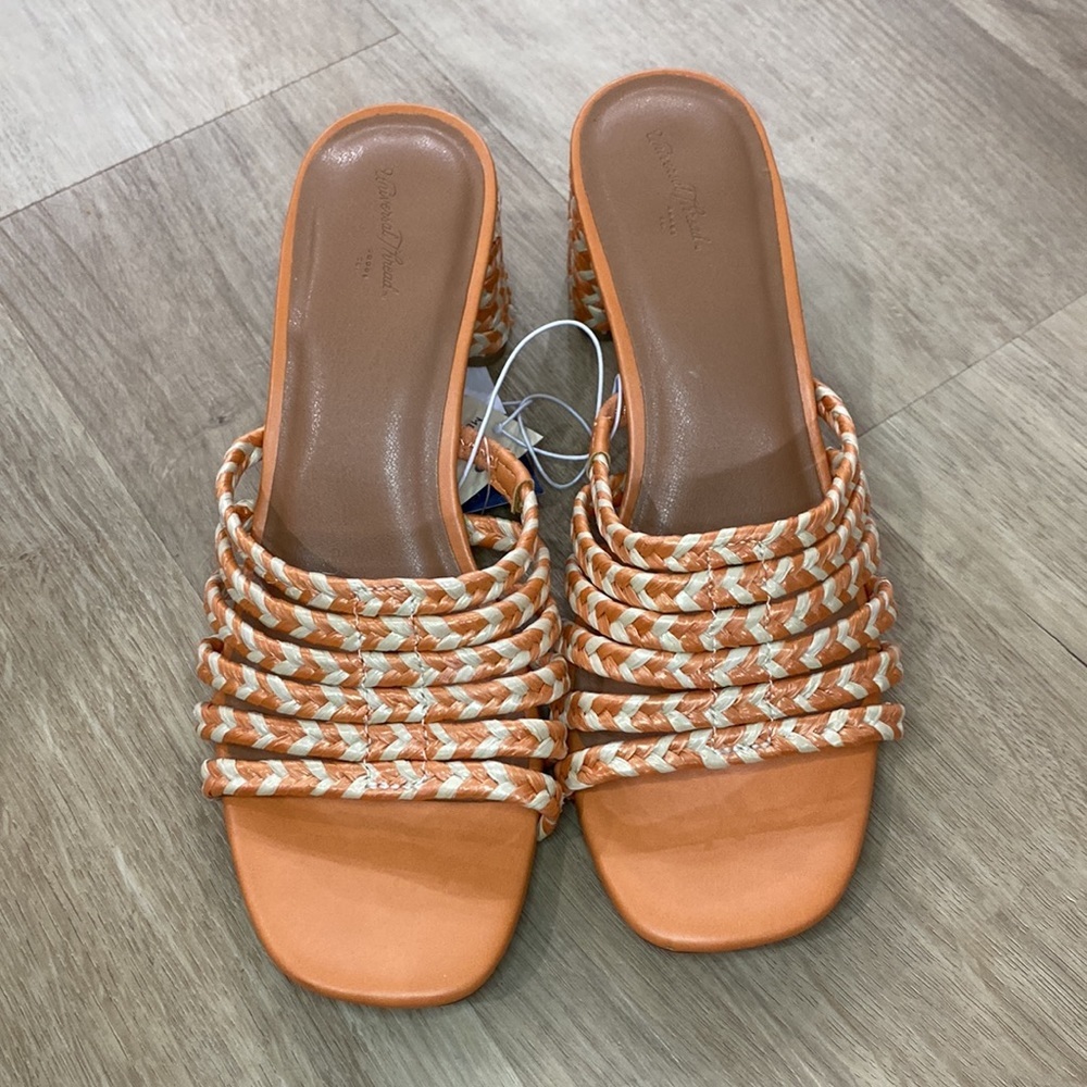 NEW Women’s Universal Thread Rachel Sandals - Picture 2 of 3